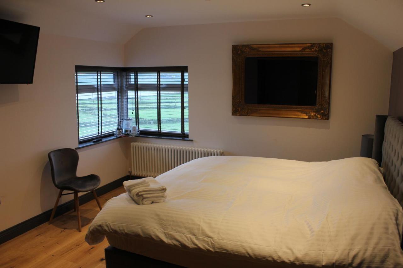 The Boshaw Trout Bed & Breakfast Holmfirth Room photo